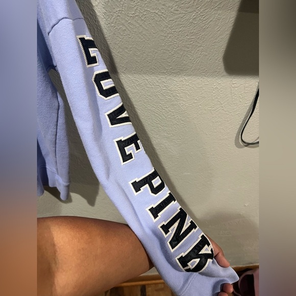 PINK Victoria's Secret Soft Purple Crewneck Sweatshirt Size M - Picture 3 of 4